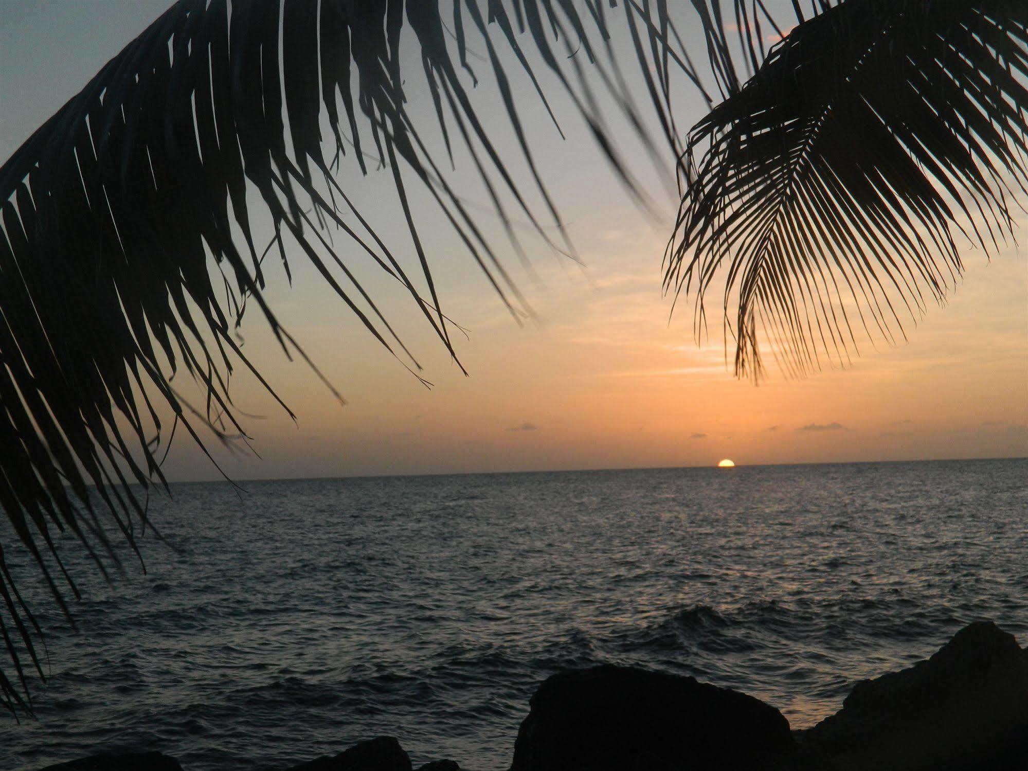 Hibiscus Beach House Jan Thiel Esterno foto