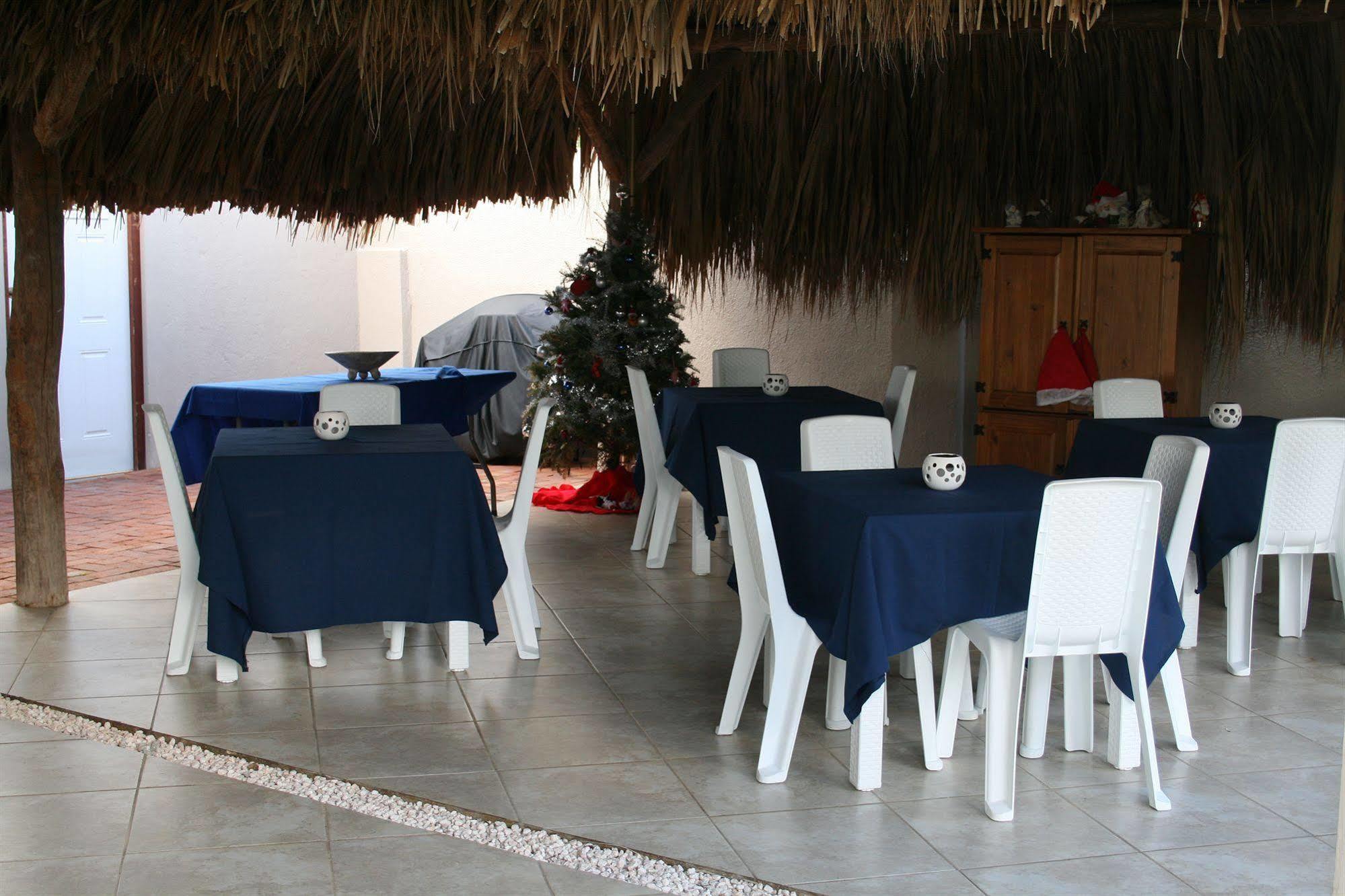 Hibiscus Beach House Jan Thiel Esterno foto