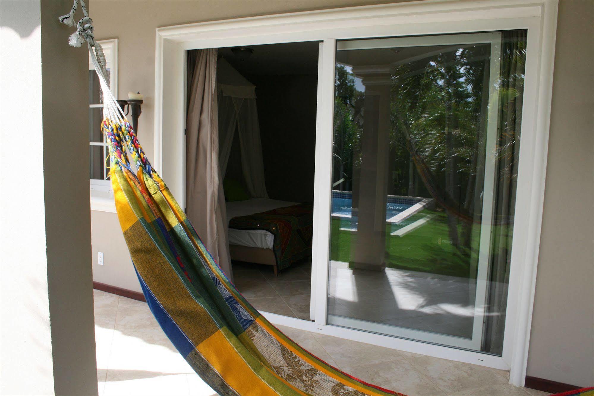 Hibiscus Beach House Jan Thiel Esterno foto